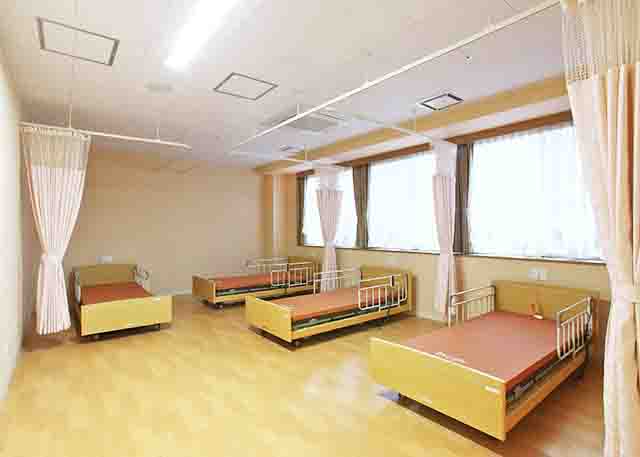 療養室（4人床）