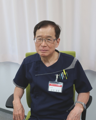 院長　田中直秀
