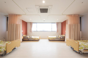 2階療養室(4人床)